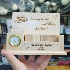 Lịch gỗ mẫu 2 kèm khắc tranh laser